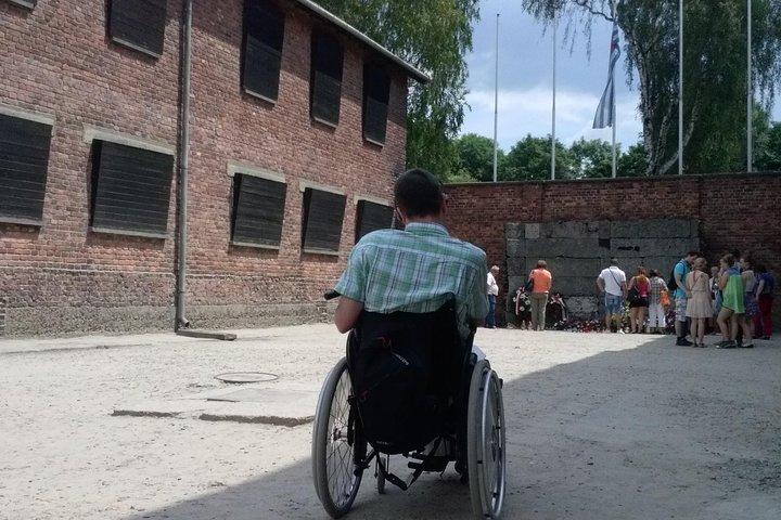 車椅子アクセス可Auschwitz - Birkenauへのプライベートトランスファー