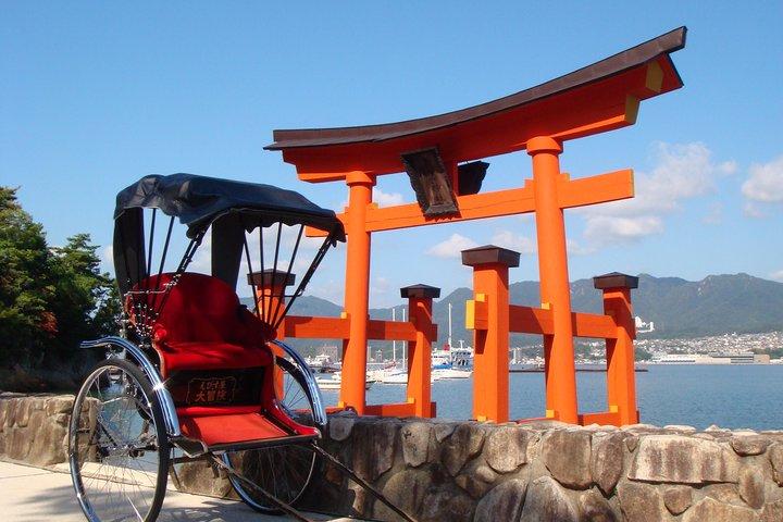 Private Miyajima Rickshaw Tour inclusief Itsukushima-schrijn