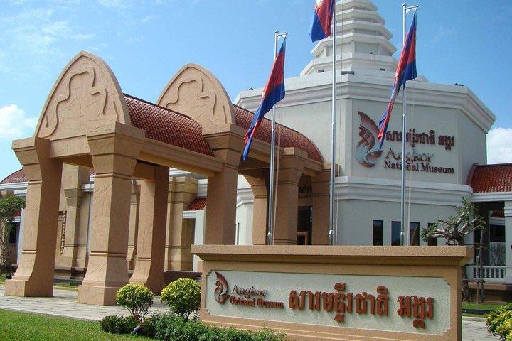 プライベートツアー：HERO Rats＆Angkor National Museum