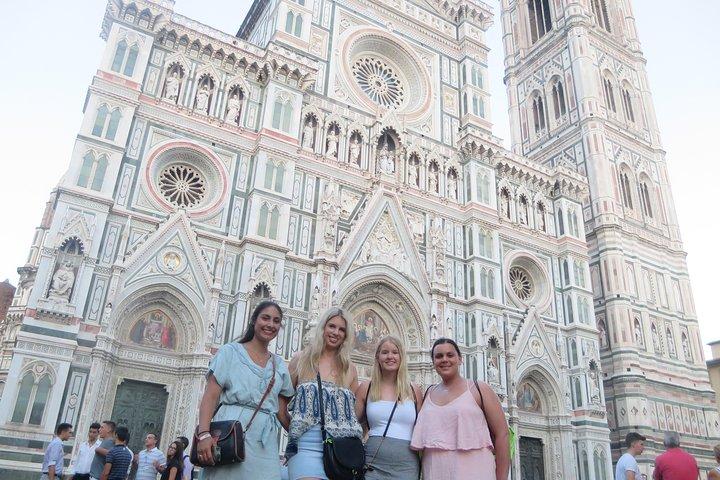 Florencia de noche con aperitivo
