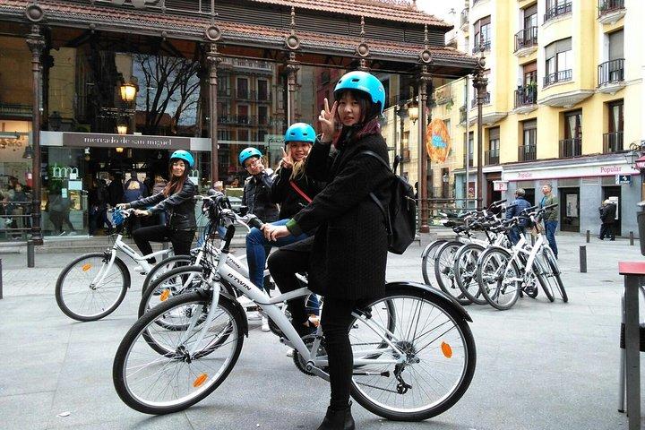 Tour in bici divertente e turistico di Madrid