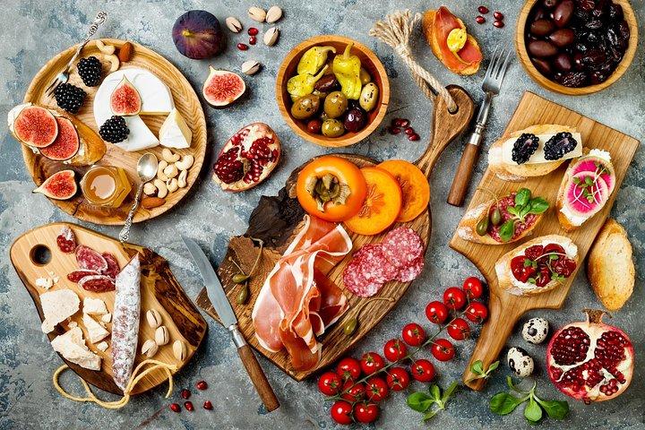 地元のイタリア人食前酒の芸術：ミラノで学び、楽しむ