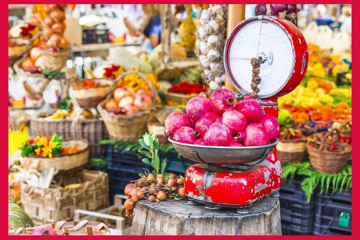 Cesarine: tour del mercato e cucina tipica a casa di un locale a Roma