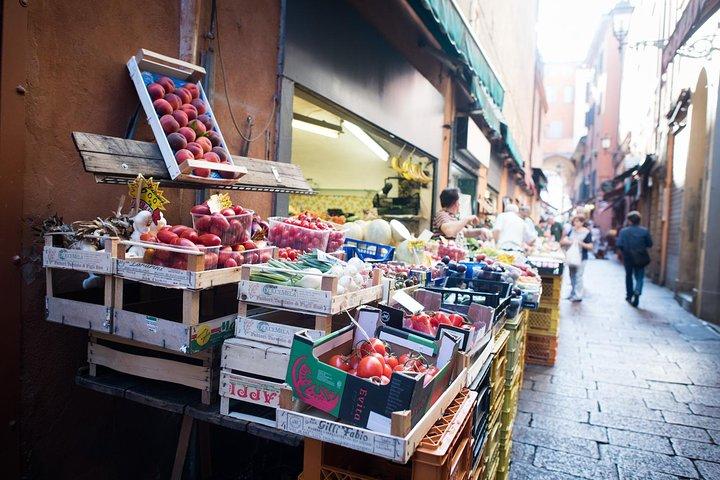 Cesarine: visite du marché et cours de cuisine chez Local's Home à Bologne