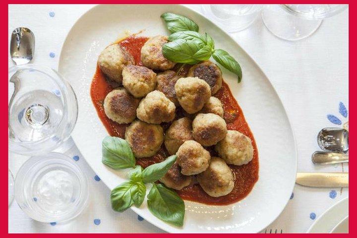 マッサ ルブレンセの地元の家での料理のデモ付きの食事体験