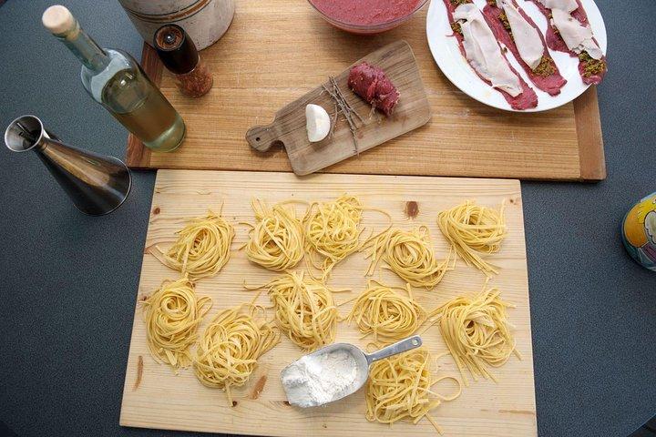 Cesarine：ローマの地元の家での市場ツアーと料理教室