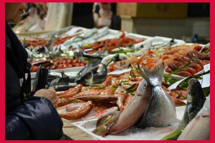 Cesarine: Market Tour & Dining at a Local's Home i Messina