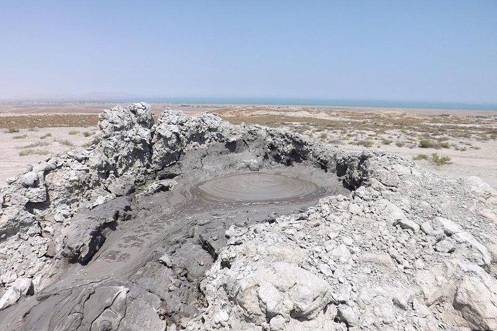 Qobustan og Mud Vulcano Tour - pris for 3 personer