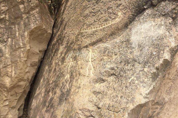 Excursão Privada ao Parque Nacional Gobustan e Vulcão Lama