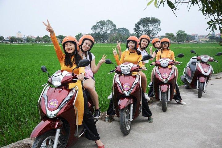 Hanoi Motorradtouren geführt von Frauen : Hanoi Außenbezirke & Landleben