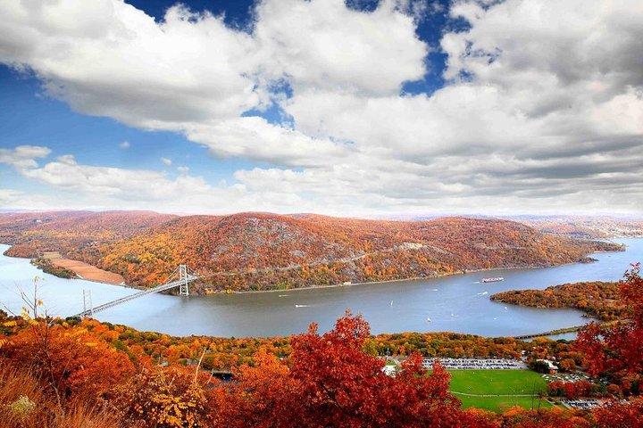 Tour privado en helicóptero sobre el follaje de otoño para 2-6 personas desde Westchester