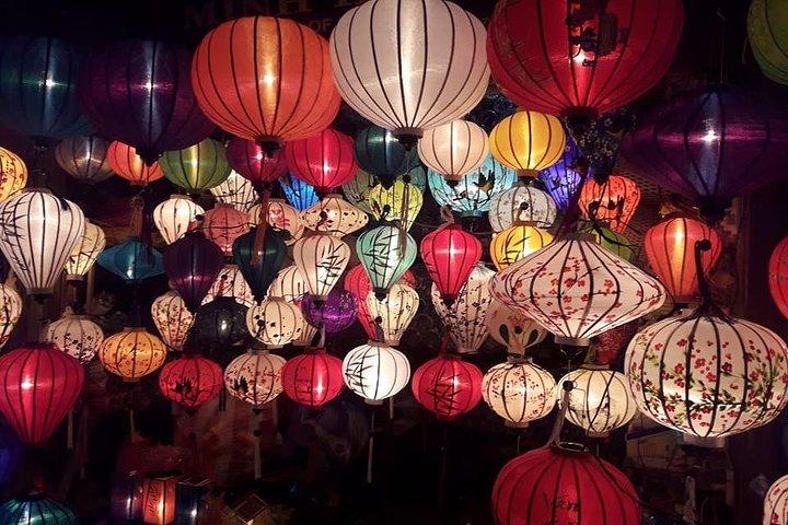Hoi An nattmarknad med Hoi en vandringstur, Färgglada lyktor, Båttur