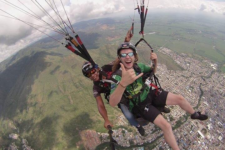 sightseeing paragliding adventure