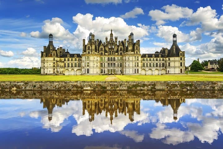 Loire Valley Wine and Castles Small-Group Day Trip from Paris