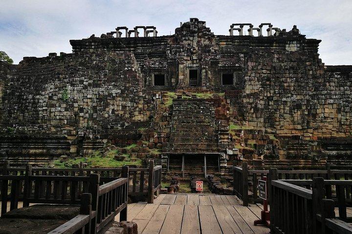 1-Day Angor Wat Small Circuit Tour with Sunset
