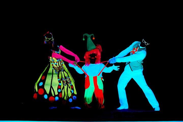 Coupe-file : WOW Show Black Light Theater à Prague Billet