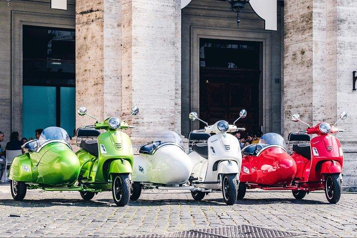 Rome Morning Vespa Sidecar Tour em Roma com Cappuccino