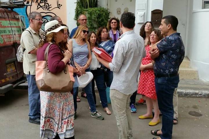 Neve Tzedek met Tomer