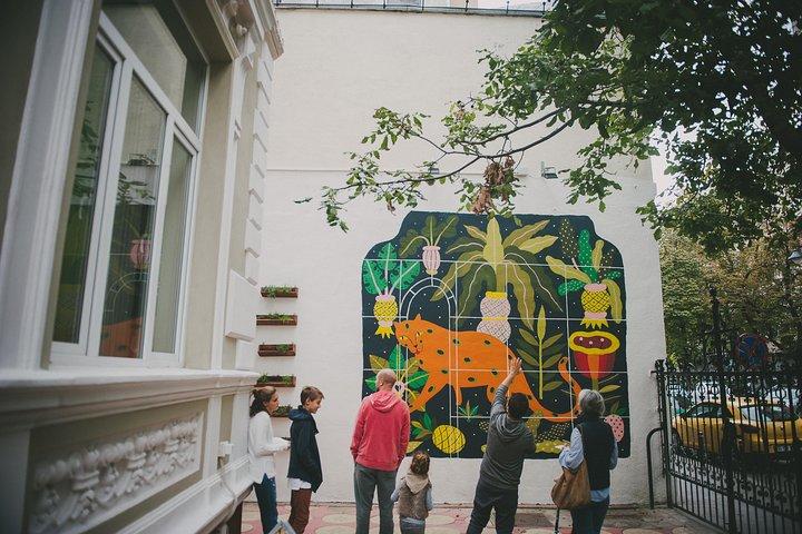 Walking Tour of Alternativ Bukarest-Morning Street konsttur