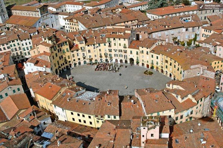 Vanuit Florence: Pisa en Lucca Privétour per minibusje