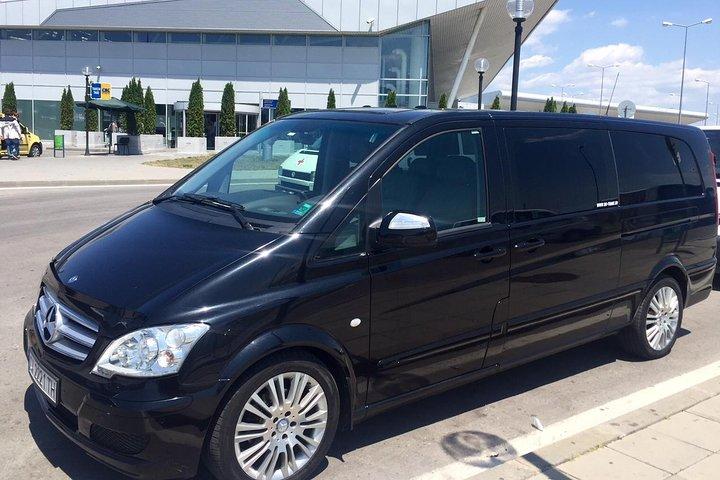 Ankomst Privat Transfer: Flygplats Charles de Gaulle ELLER Orly TO La Defense