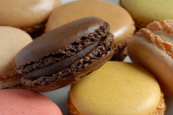 Faire cours de macaron en petit groupe à Paris avec un chef Français