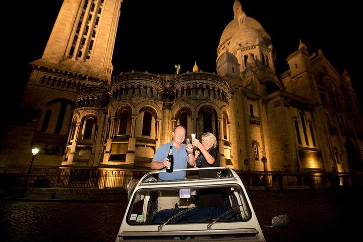 Tour de Paris et Montmartre en 2CV de nuit avec Champagne
