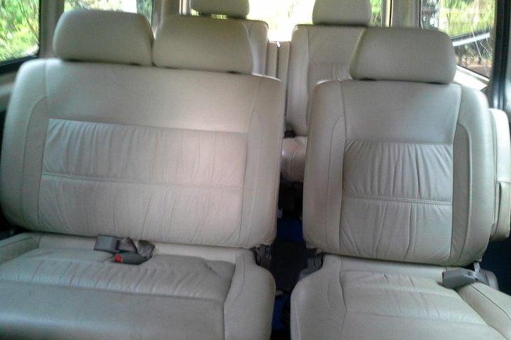 Trasferimento privato da Nuwara Eliya a Yala da un minivan con aria condizionata