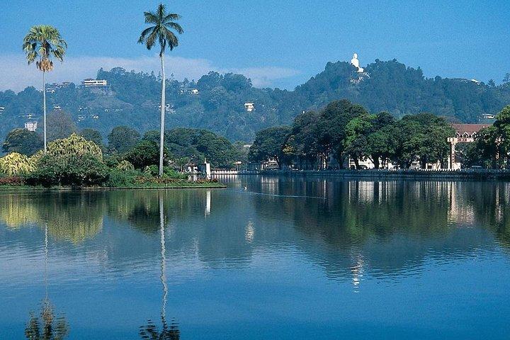 Eksklusivt: Last Kingdom Private Day Tour i Kandy