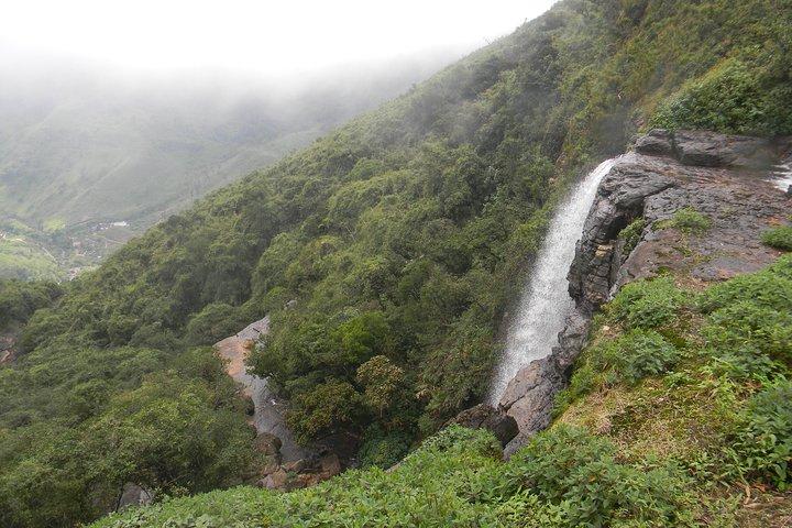 Van Kandy : Watervaltrekking in Knuckles Mountain Range