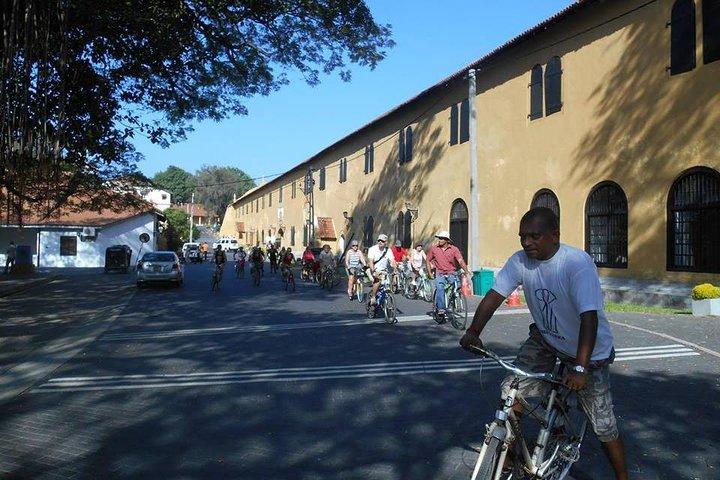 Galle: City & Fort Cycling tour with Hotel Pickup