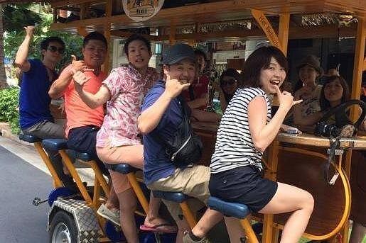 Tour por Kaka'ako Bar