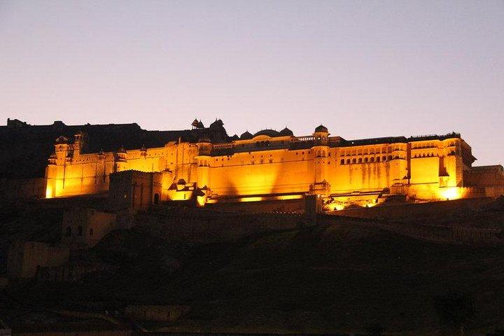 Guided Night Tour of Jaipur With Optional Street Food Tasting