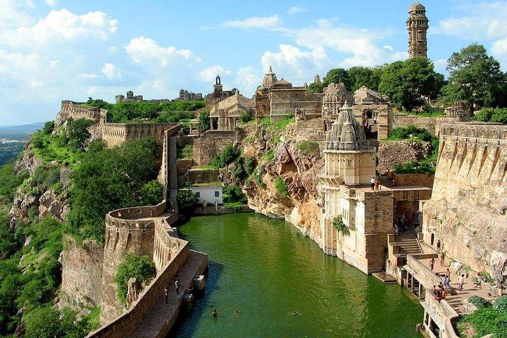 Geführte Chittorgarh Fort-Tagestour ab Udaipur mit Mittagessen