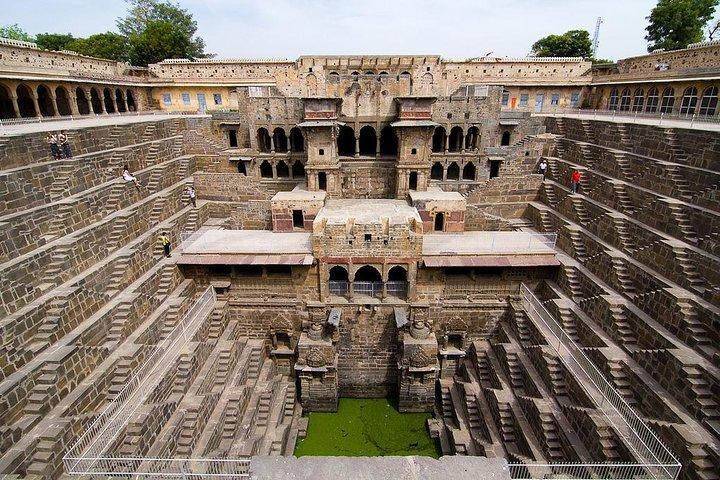 Visita guidata a Bhangarh infestato e Abhaneri a un passo da Jaipur