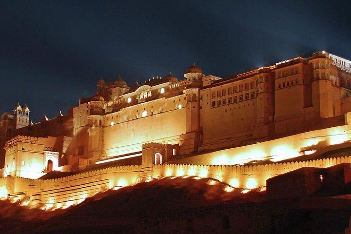 インド人家族との伝統的なディナー、ジャイプールの夜のツアー付き