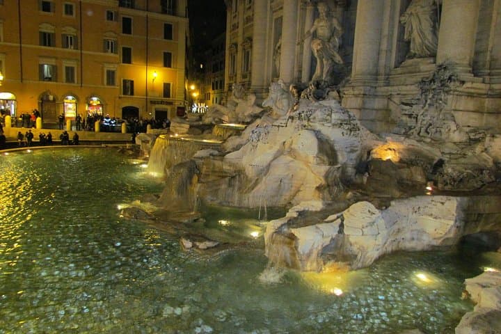 Night Tour of Rome with Local Pizza Dinner and Gelato Experience