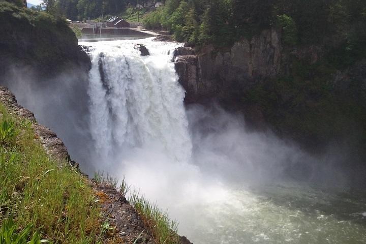 Excursion d'une journée de luxe à Leavenworth à travers les cascades