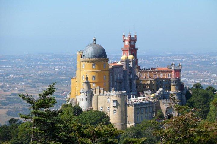 Sintra, Pena Palace, Cabo Roca, Cascais Small Group from Lisbon