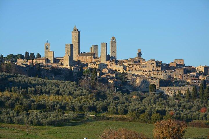 Traslado privado de ida: Florença a Roma com visita a San Gimignano e Siena