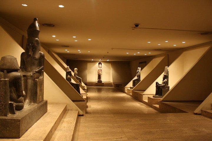 ミイラ博物館とルクソール博物館への 4 時間ツアー