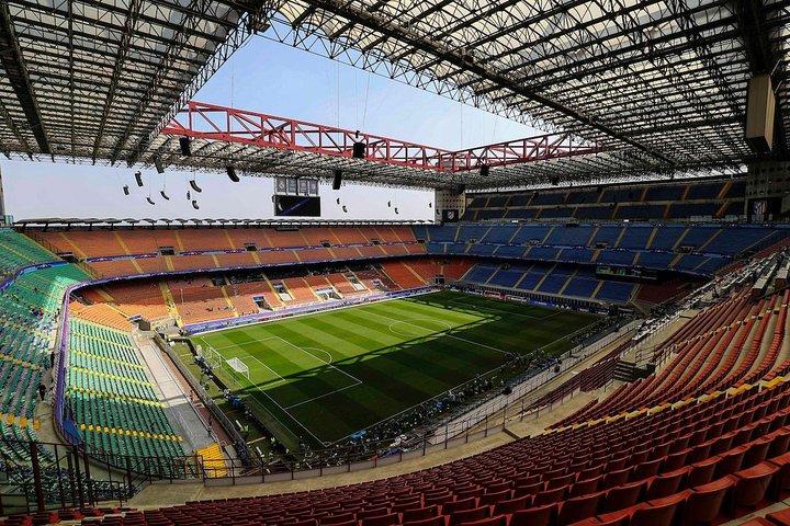 San Siro Stadium & Milão Highlights Tour Privado com Pickup