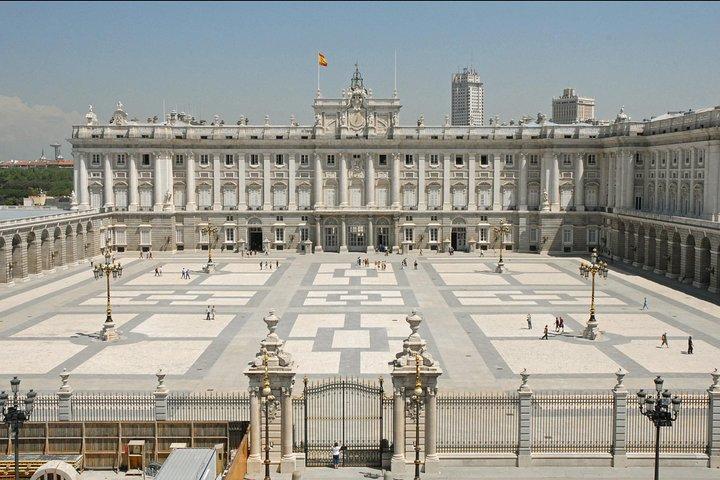 Visite privée à pied de Madrid avec billets pour le Palais Royal