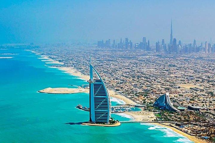 クルーズターミナルからドバイ空港（DXB）へのドバイプレミアムトランスファー
