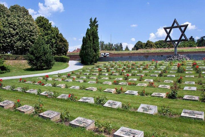 Excursão particular: Excursão de meio dia em Terezín saindo de Praga