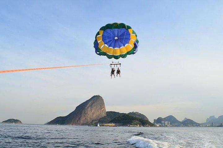 Parasailing a Rio de Janeiro con prelievo e rientro in hotel
