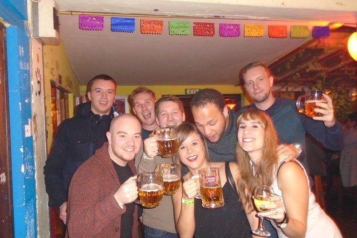 ブダペストのパインバーを通ってパブを飲むことができるすべて