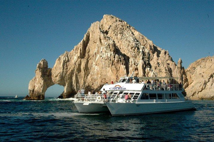 Fiesta Dinner Cruise in Cabo met diner