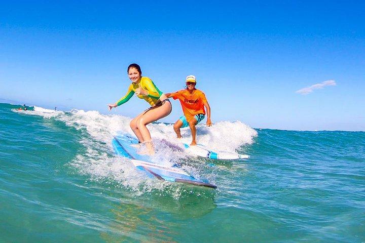 Surflessen op Waikiki Beach