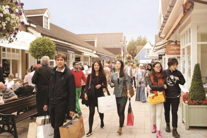 Lounge VIP e Range Rover de luxo com motorista para o London Bicester Shopping Outlet